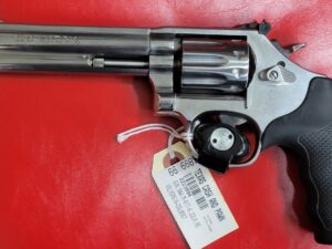 SMITH AND WESSON-617-6